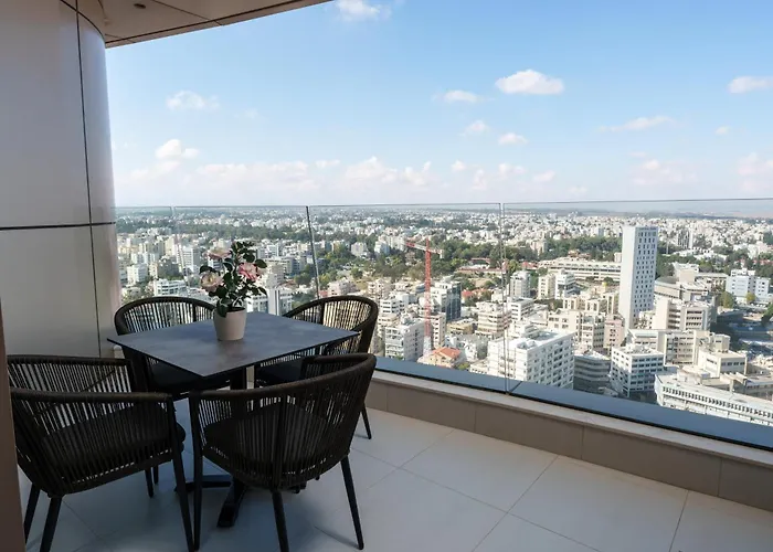 City Center 2Br Flat, 26Th Floor View, Pool & Gym